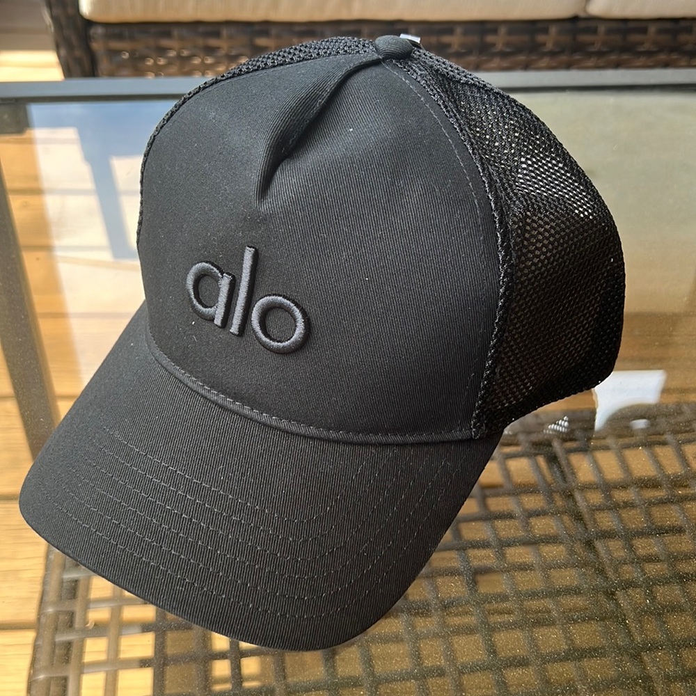 Alo Yoga District Trucker Hat